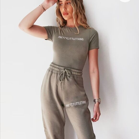 Pretty Little Thing Army Green Thong Short Sleeve Bodysuit Size 4 - Picture 3 of 8